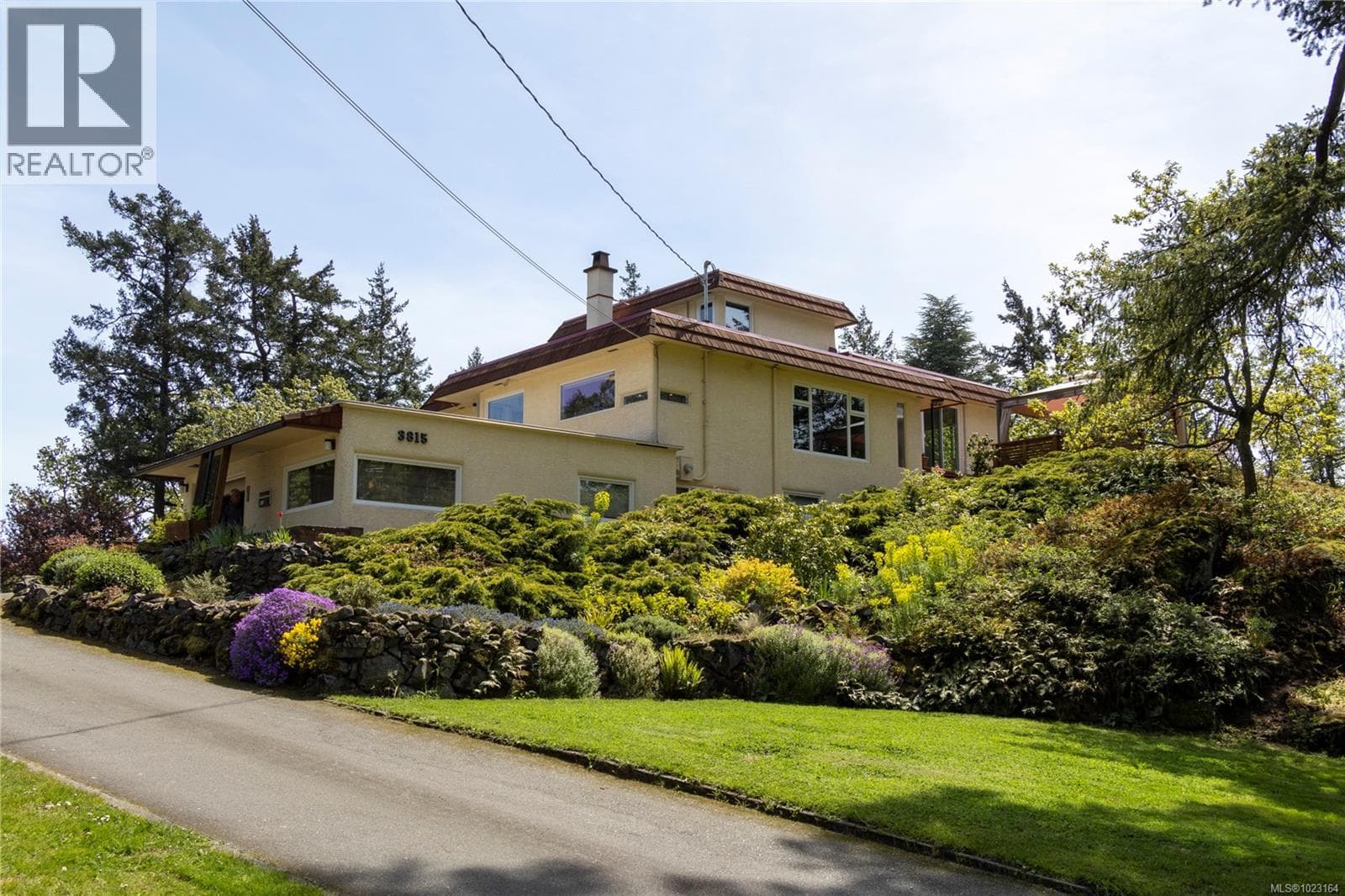 3 bed 1 bath single family at 3815 Wilkinson Rd — $1,360,000