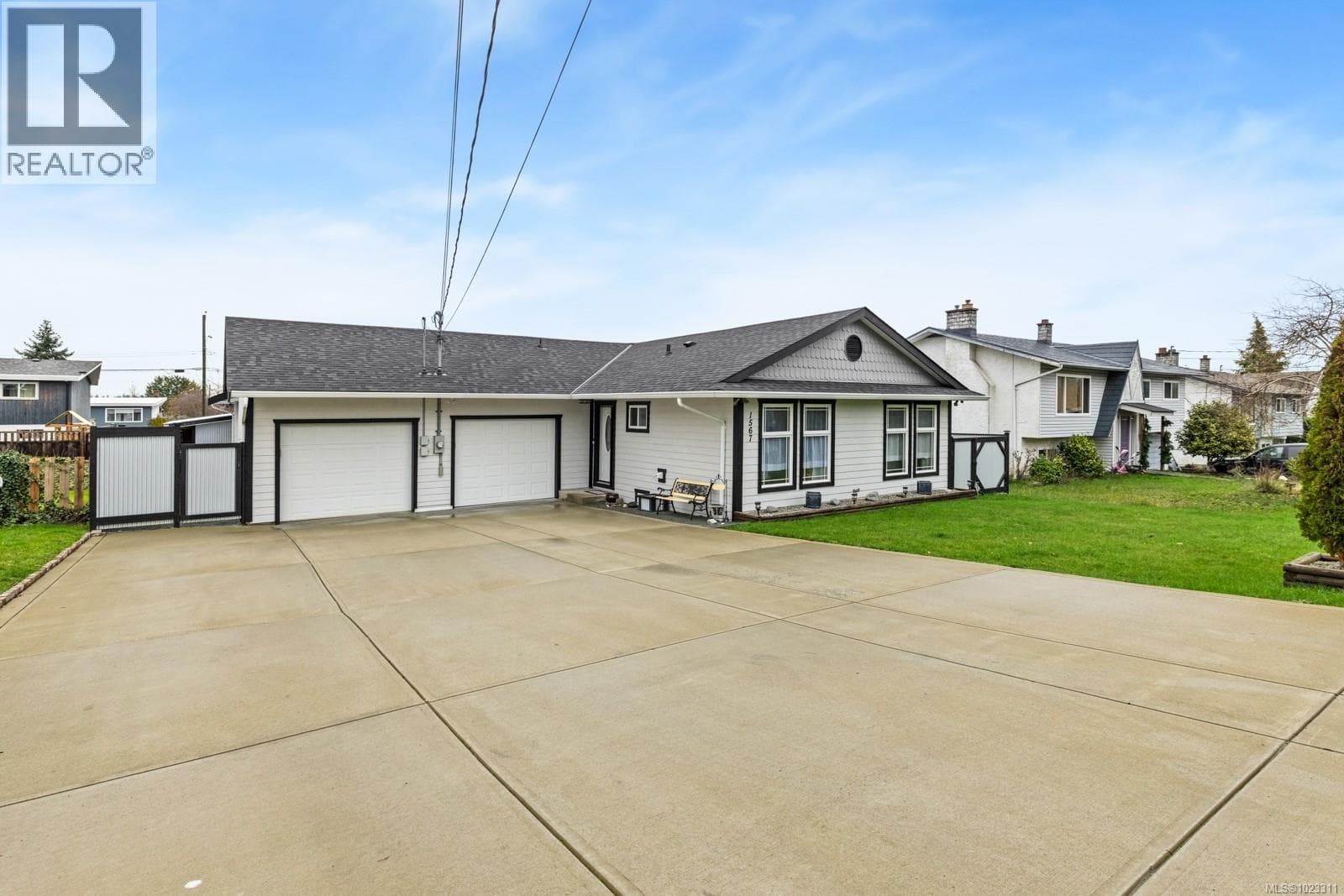 1567 Pauline St photo 3