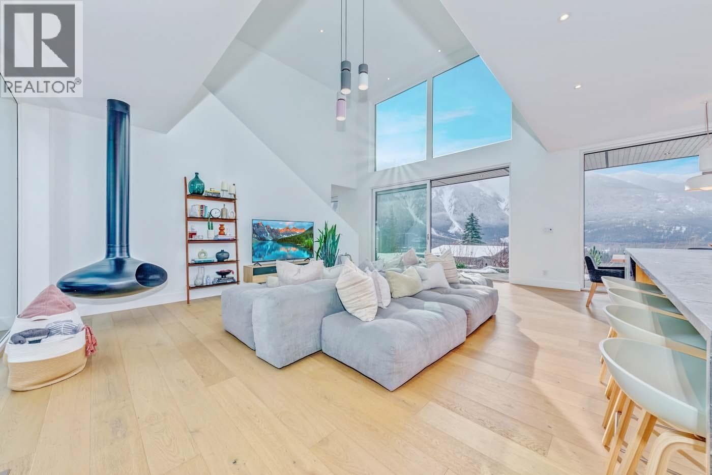 1704 SUGARLOAF PLACE photo 3