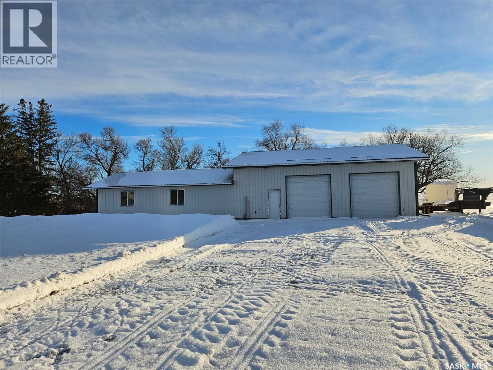 Couture Home Quarter & Acreage photo 4