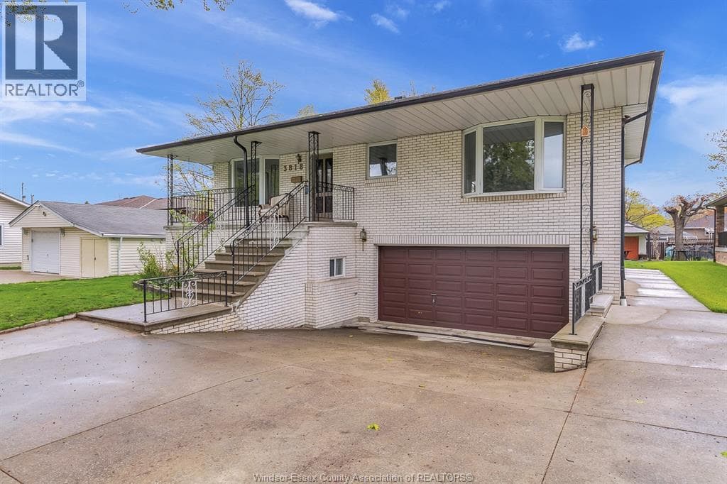 3818 WOODWARD photo 3