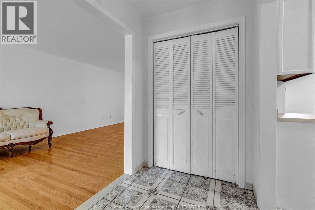 3818 WOODWARD photo 5