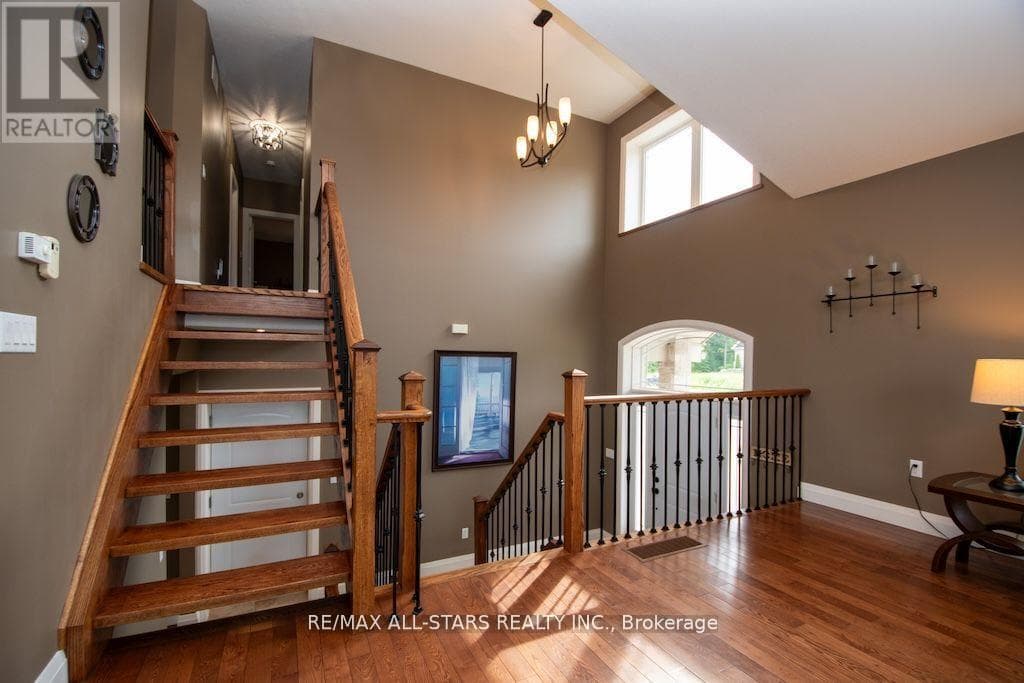 15 RUSTLEWOOD AVENUE photo 5
