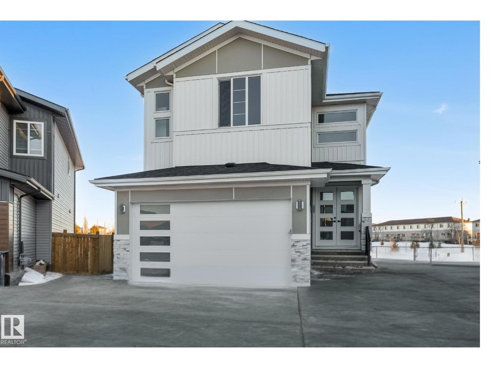 150 CREEKSIDE LN