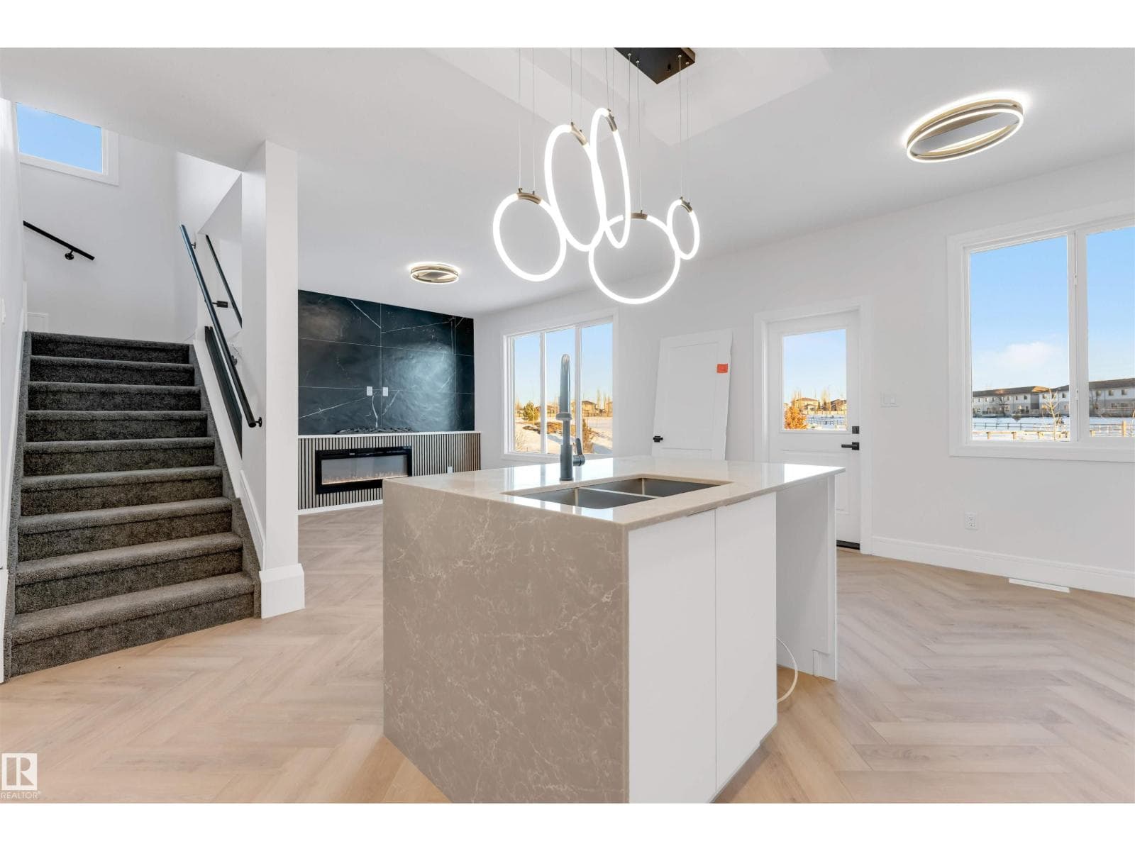 150 CREEKSIDE LN — photo 3