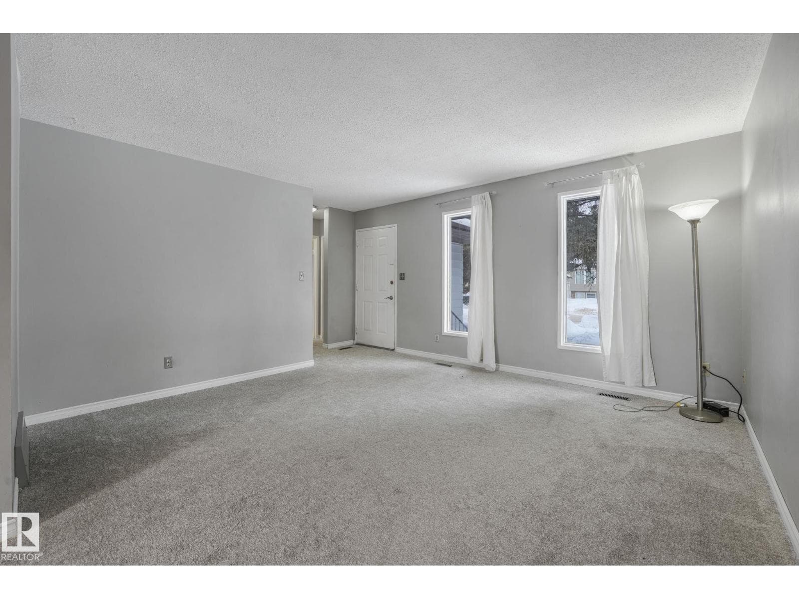 6411 12 AV NW photo 4