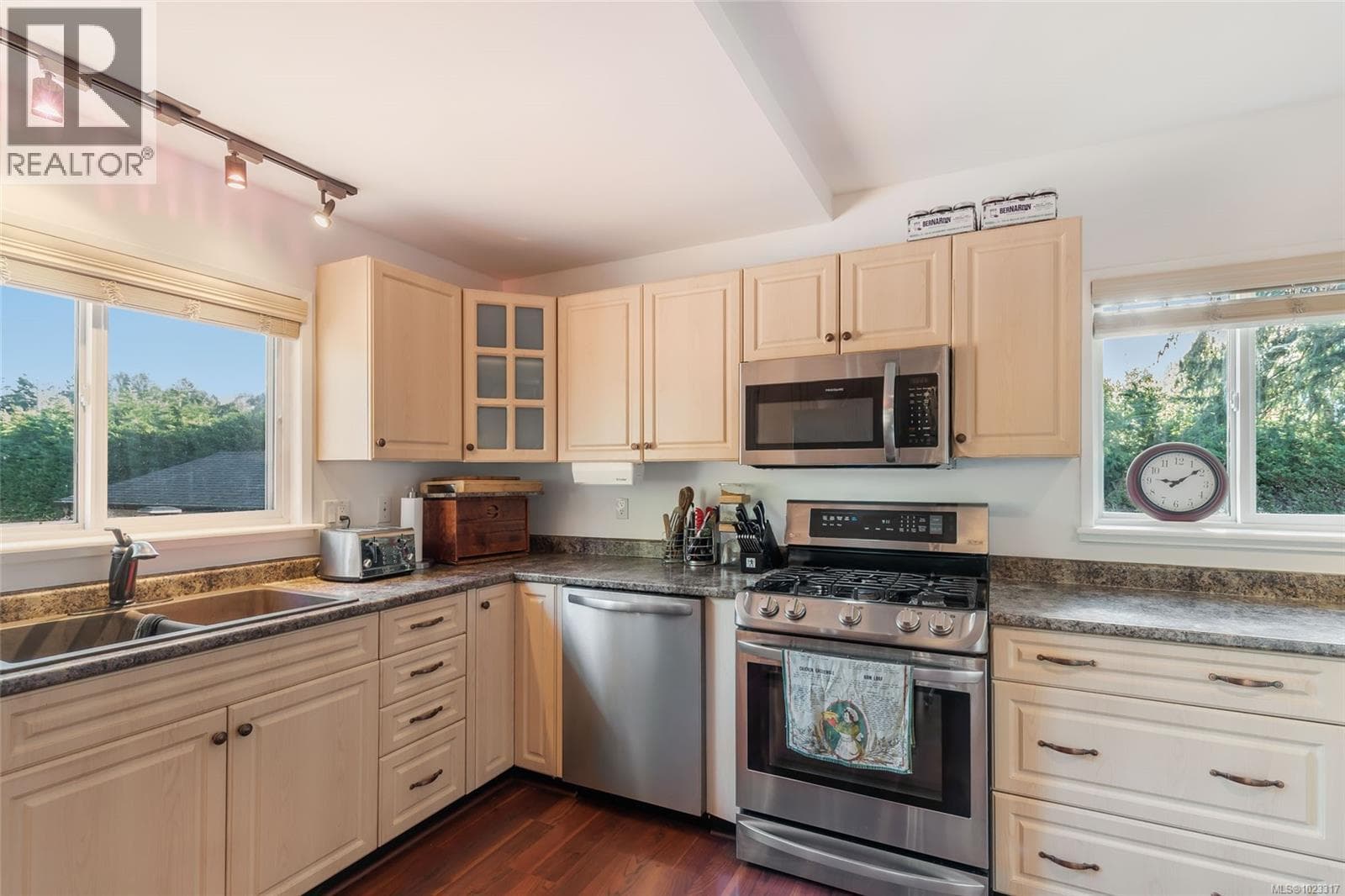 2993 River Rd photo 4