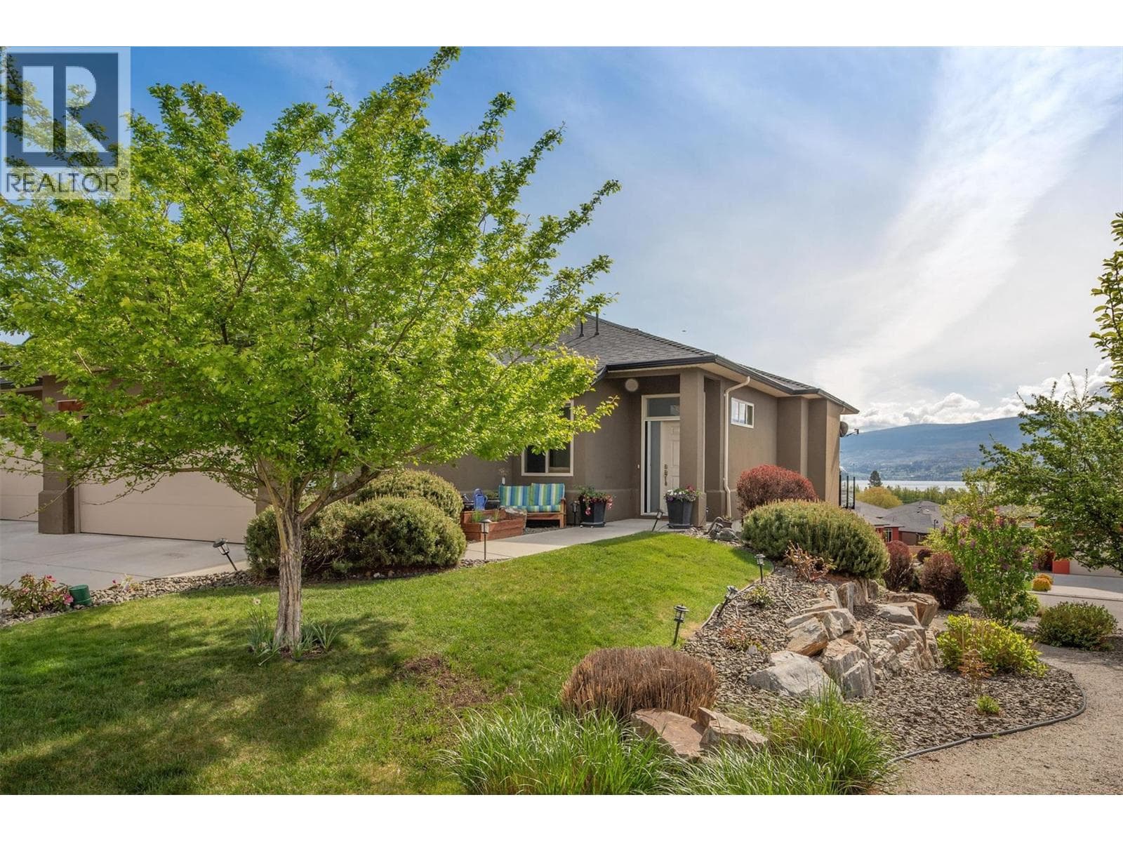 2135 Madera Court photo 2