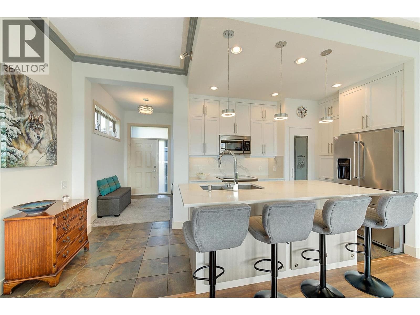 2135 Madera Court photo 4