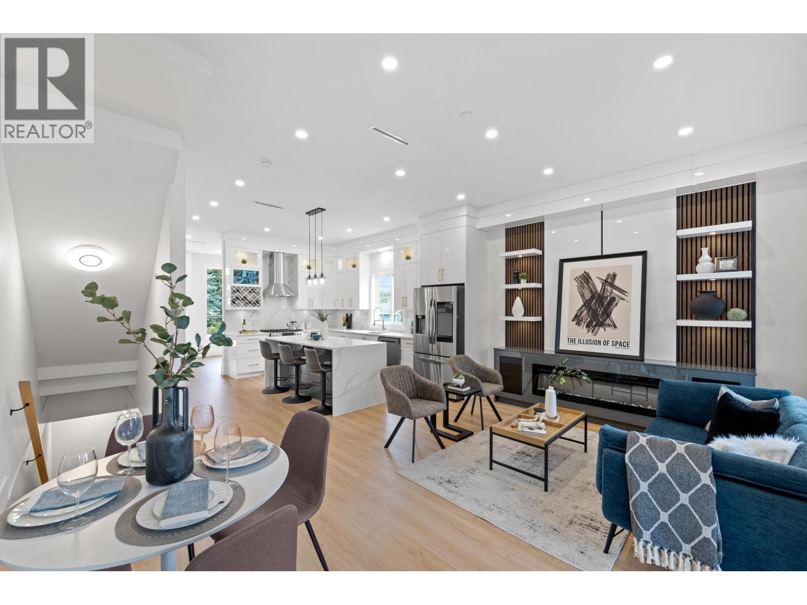 1 122 EIGHTH AVENUE photo 3