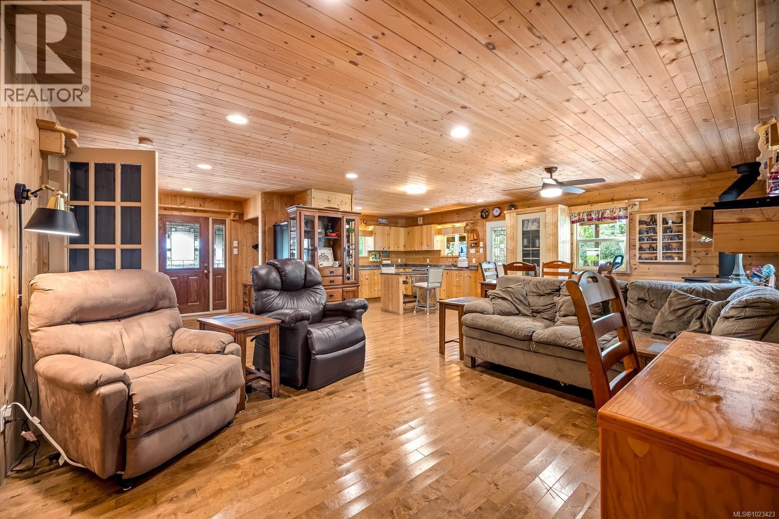 1415 Baikie Rd photo 5