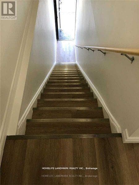 422 QUEEN STREET W photo 2
