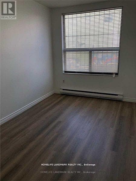 422 QUEEN STREET W photo 5