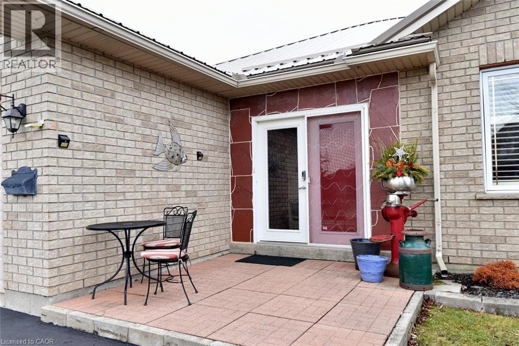 34 DAVIS Street photo 5
