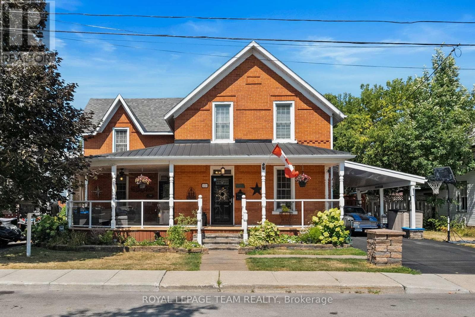 133 MARY STREET N photo 2