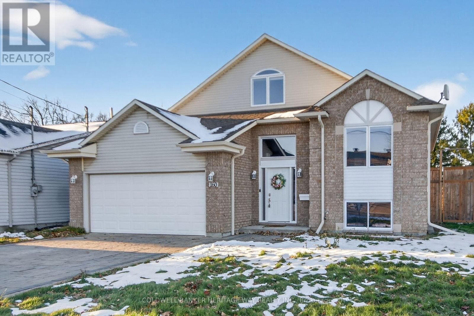 160 PATTERSON CRESCENT photo 2