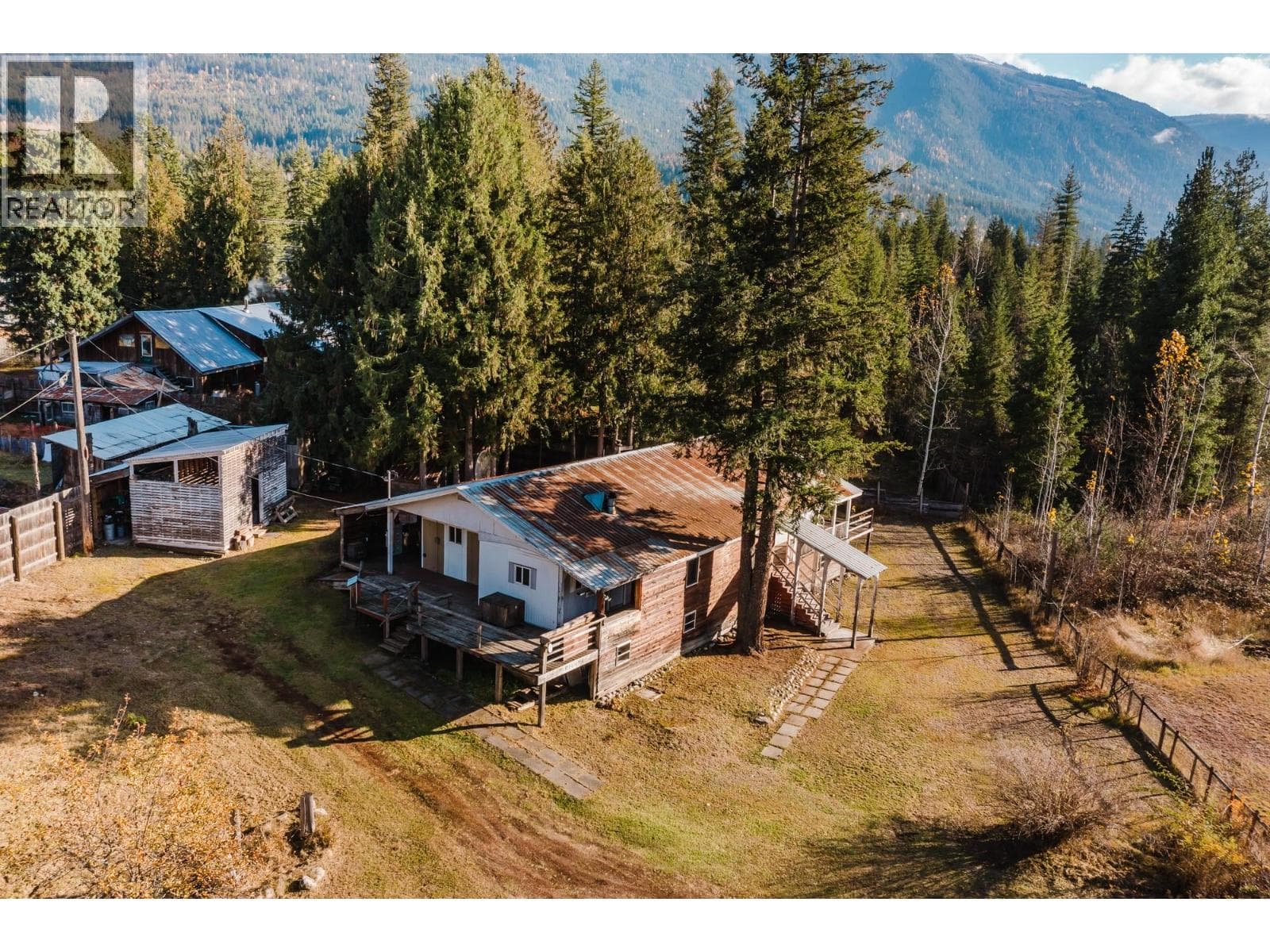 3974 Malakwa Station Road photo 5