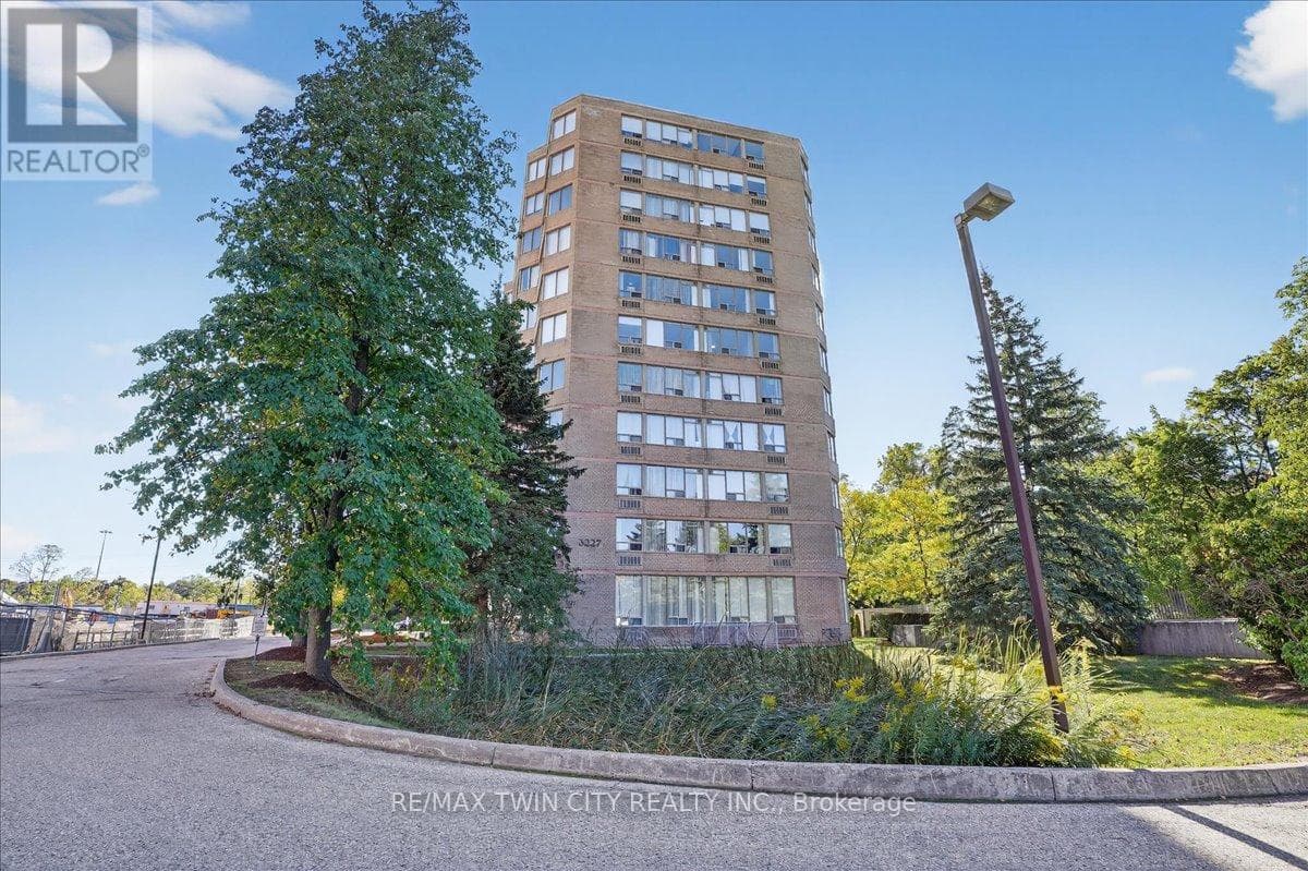 506 - 3227 KING STREET E photo 2