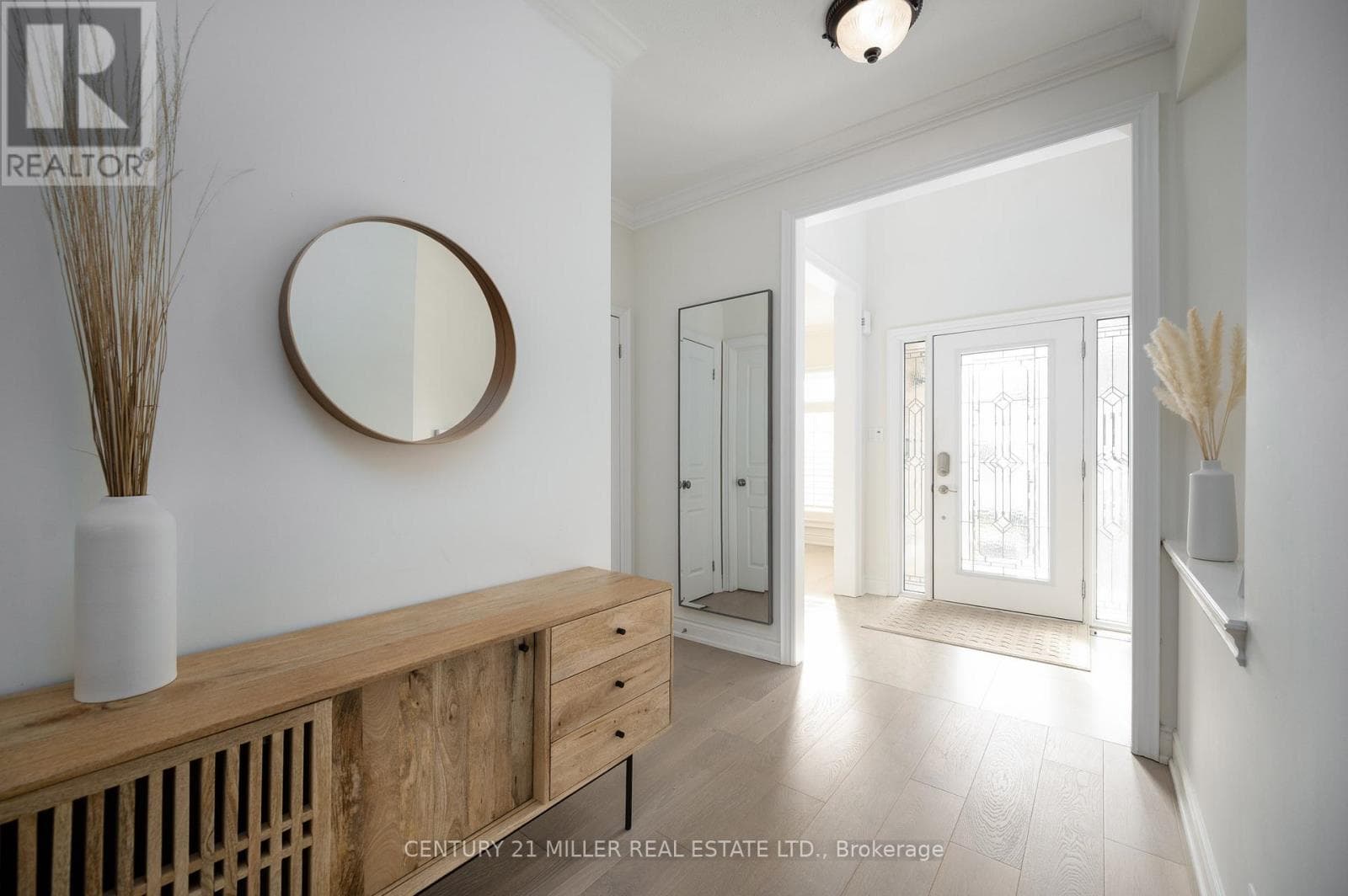 3549 KING STREET photo 4
