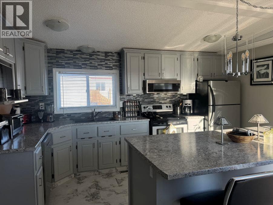 301 N BLACKBURN ROAD photo 3