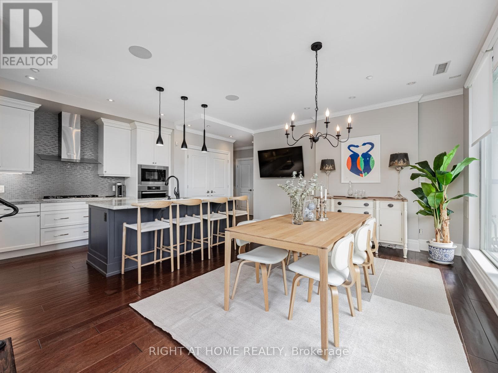 204 - 1 RAINSFORD ROAD photo 3