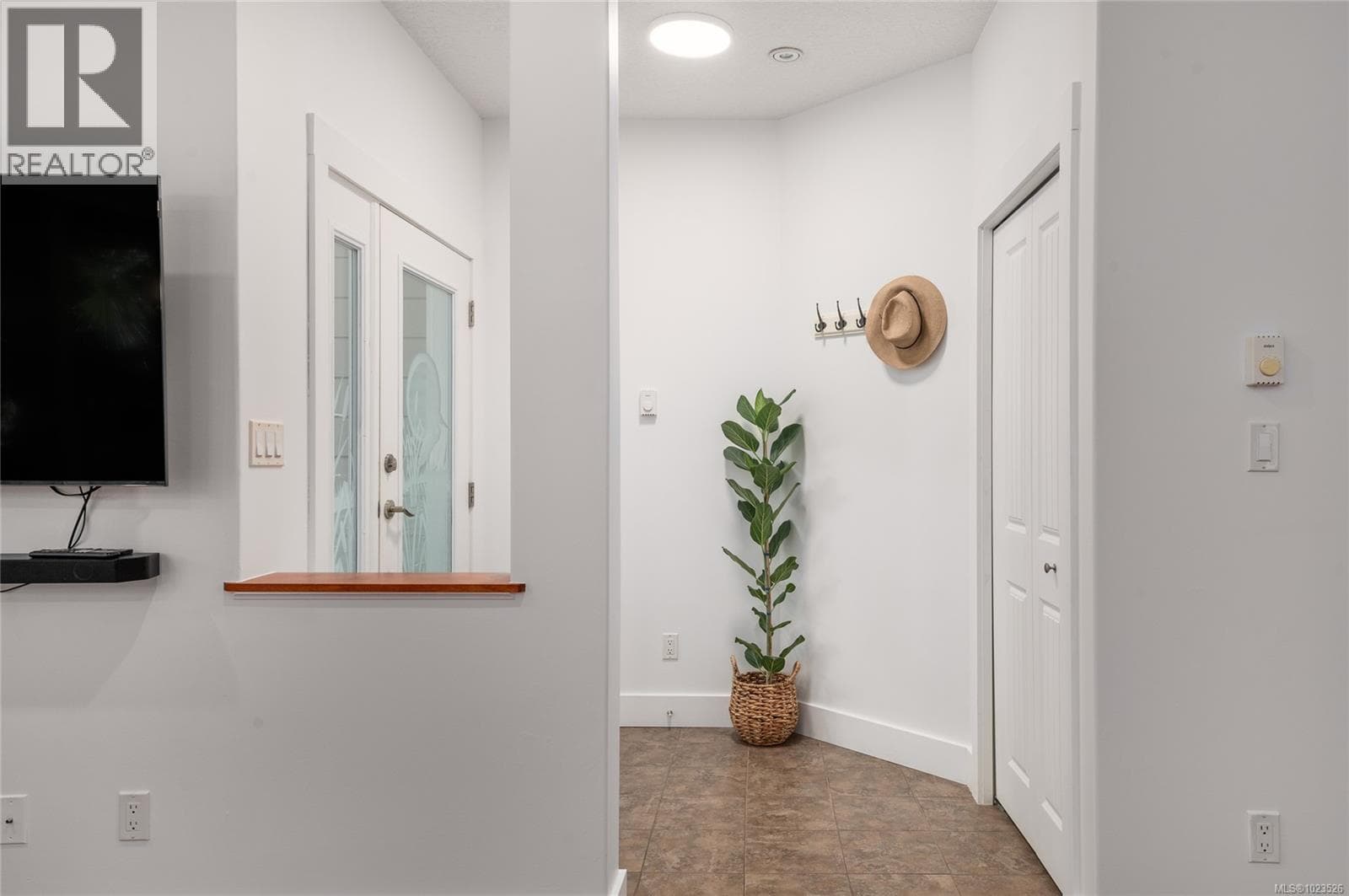 1554 Marina Way photo 4