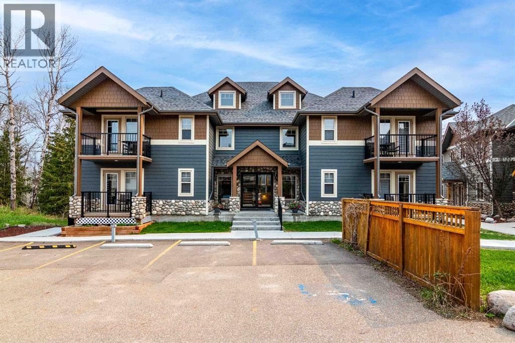 709/710, 401 4 Street