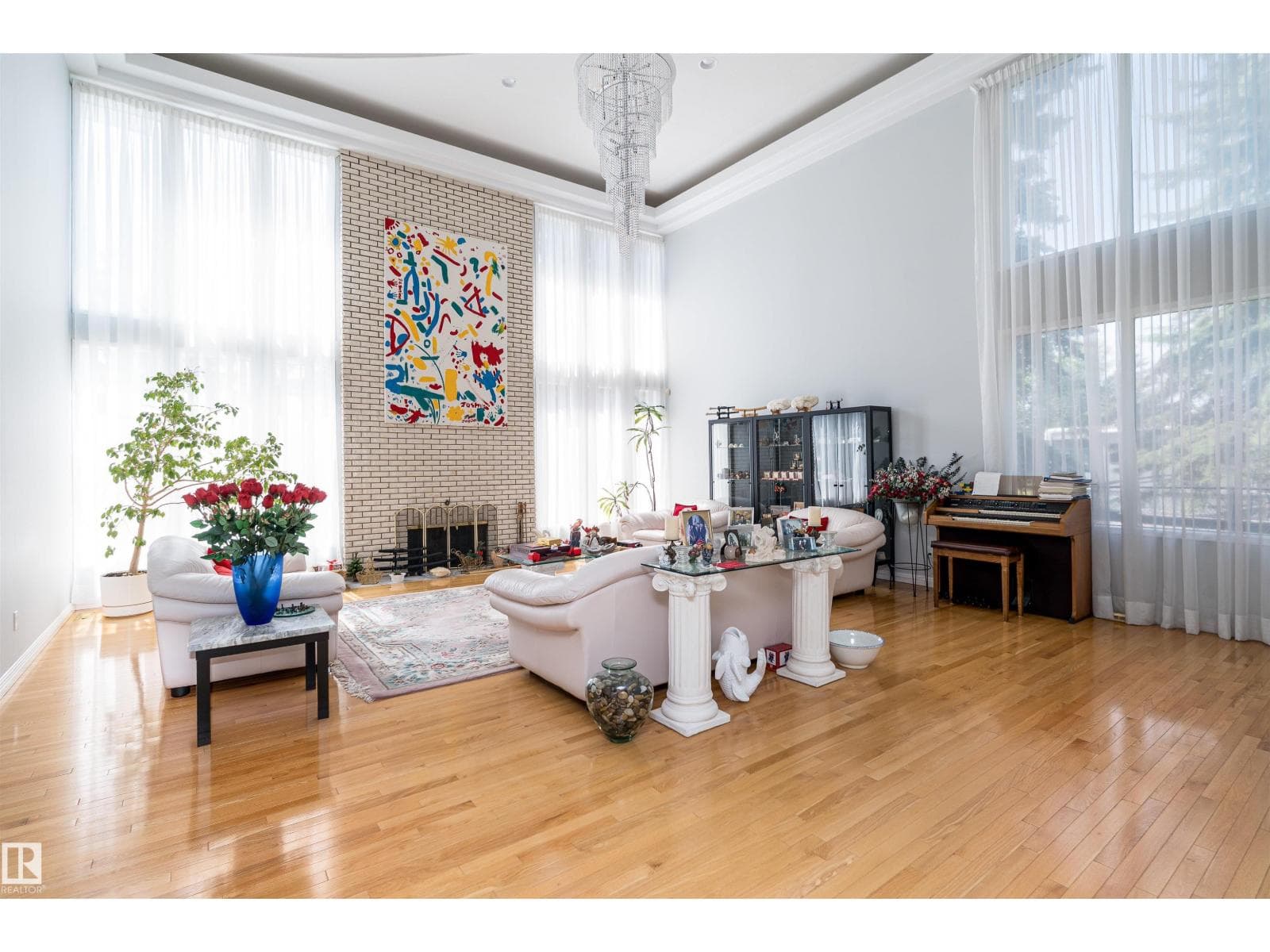 10812 5 AV SW photo 4
