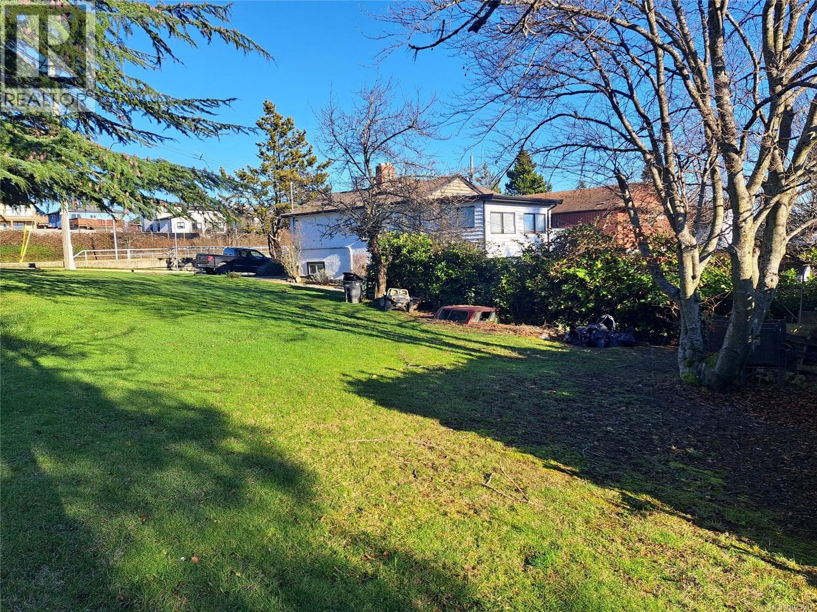 275 Battleford Ave photo 3
