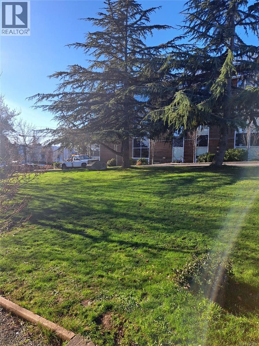 275 Battleford Ave photo 4