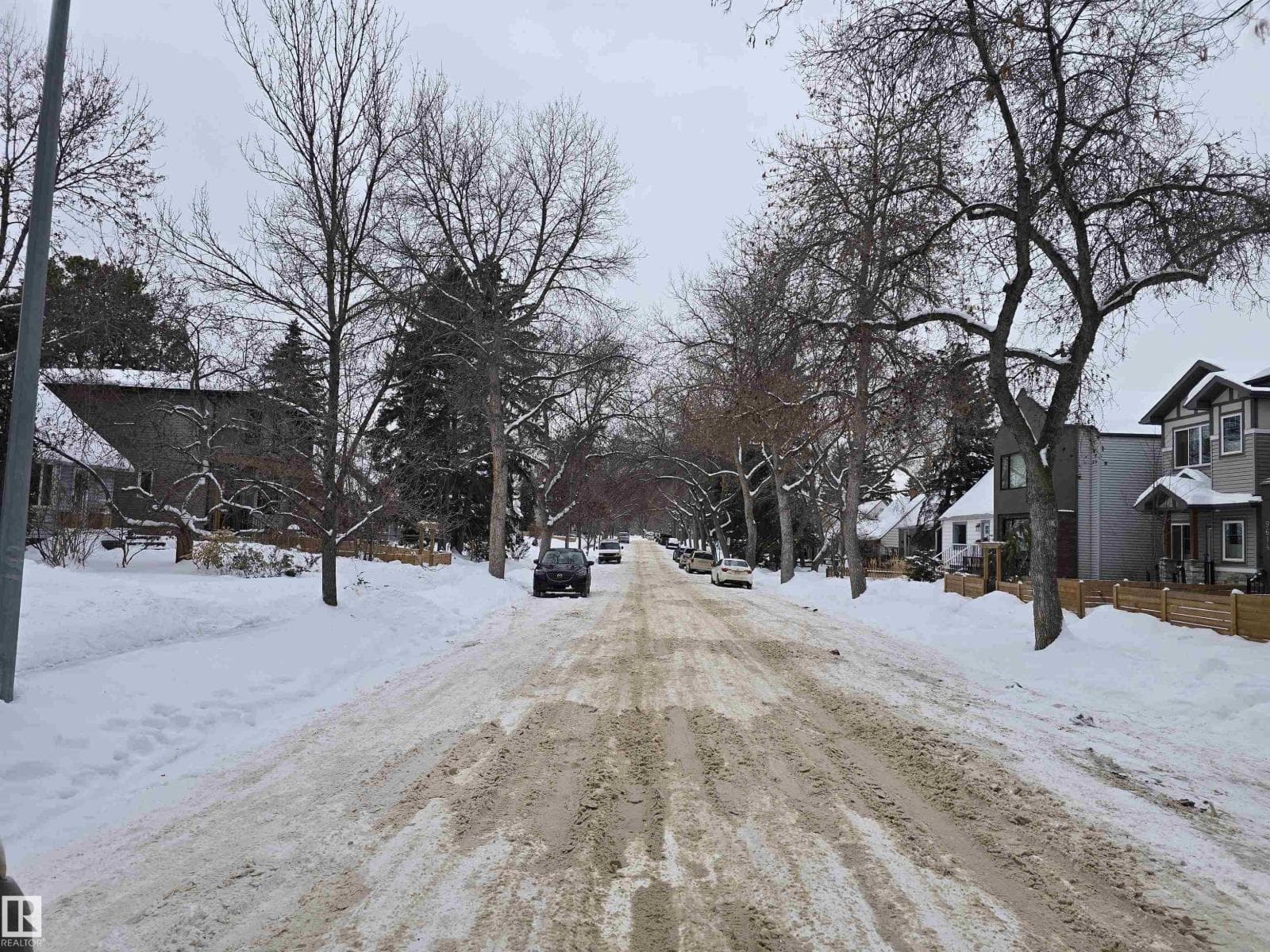 9607 72 AV NW photo 3