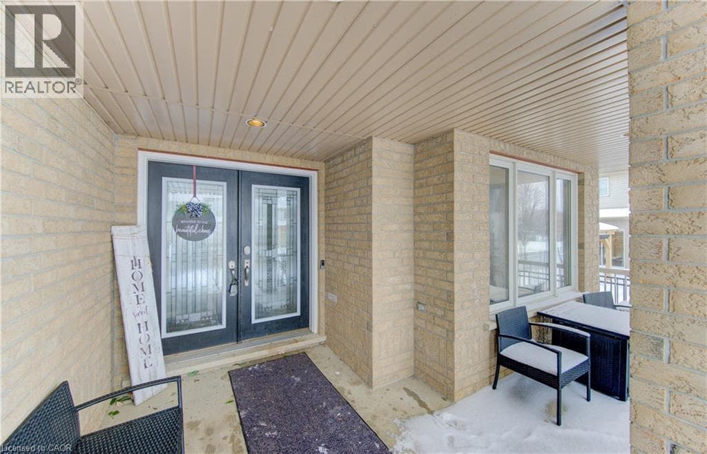 21 WEST TREE Drive photo 2