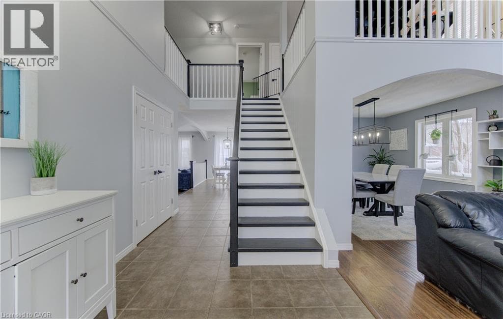 21 WEST TREE Drive photo 4