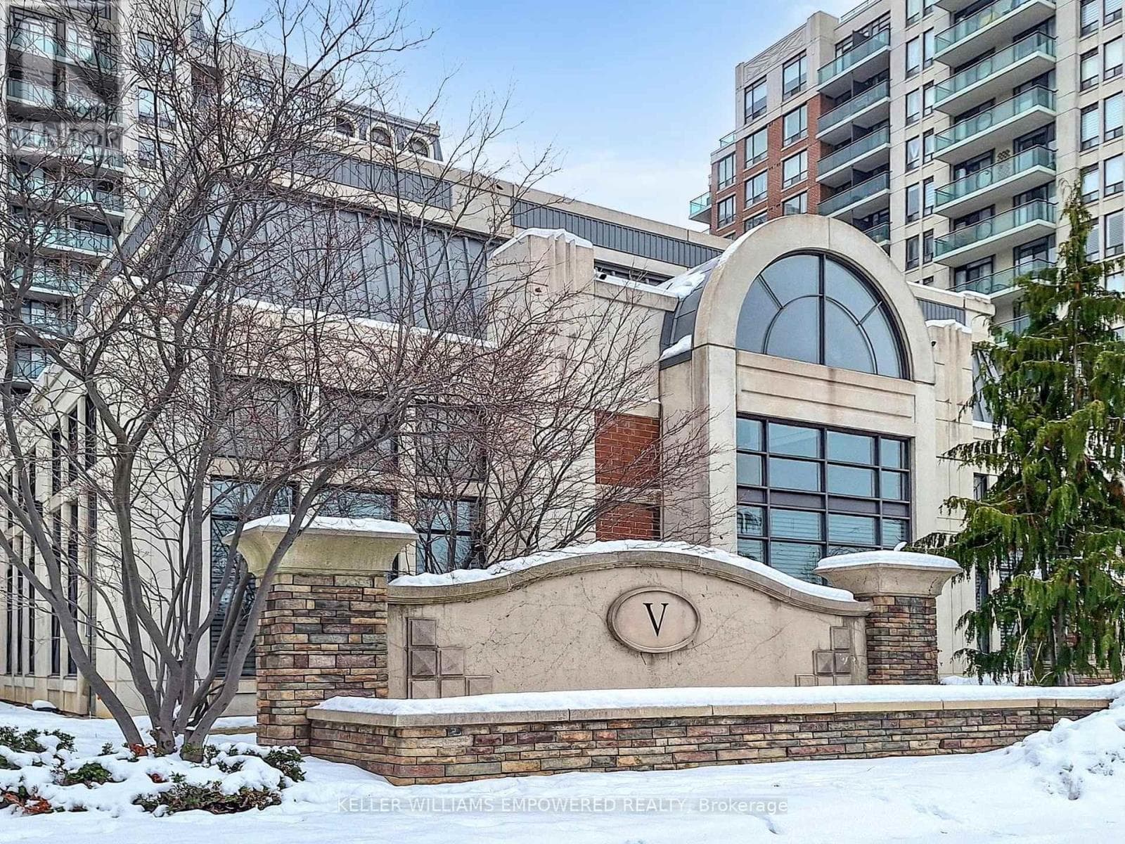 1 bed 1 bath single family at 207 - 330 RED MAPLE ROAD E — $525,000