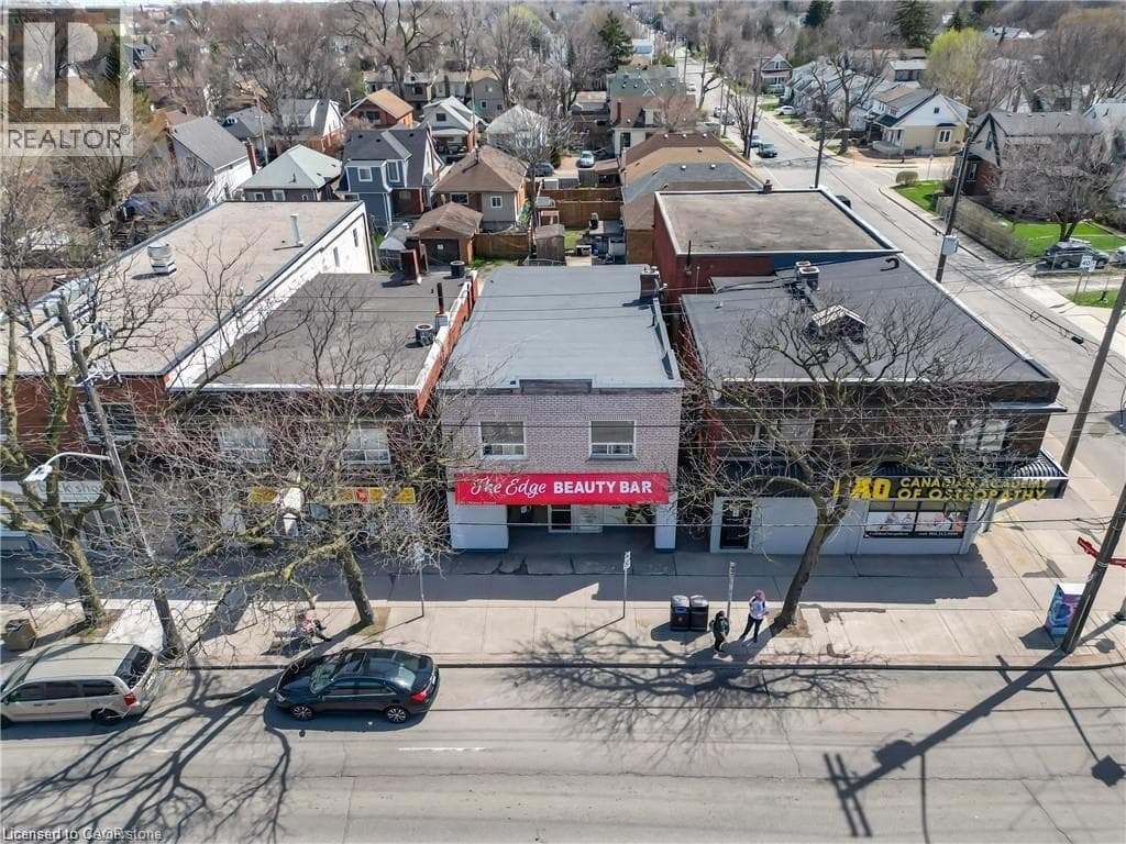 70 OTTAWA Street N photo 3