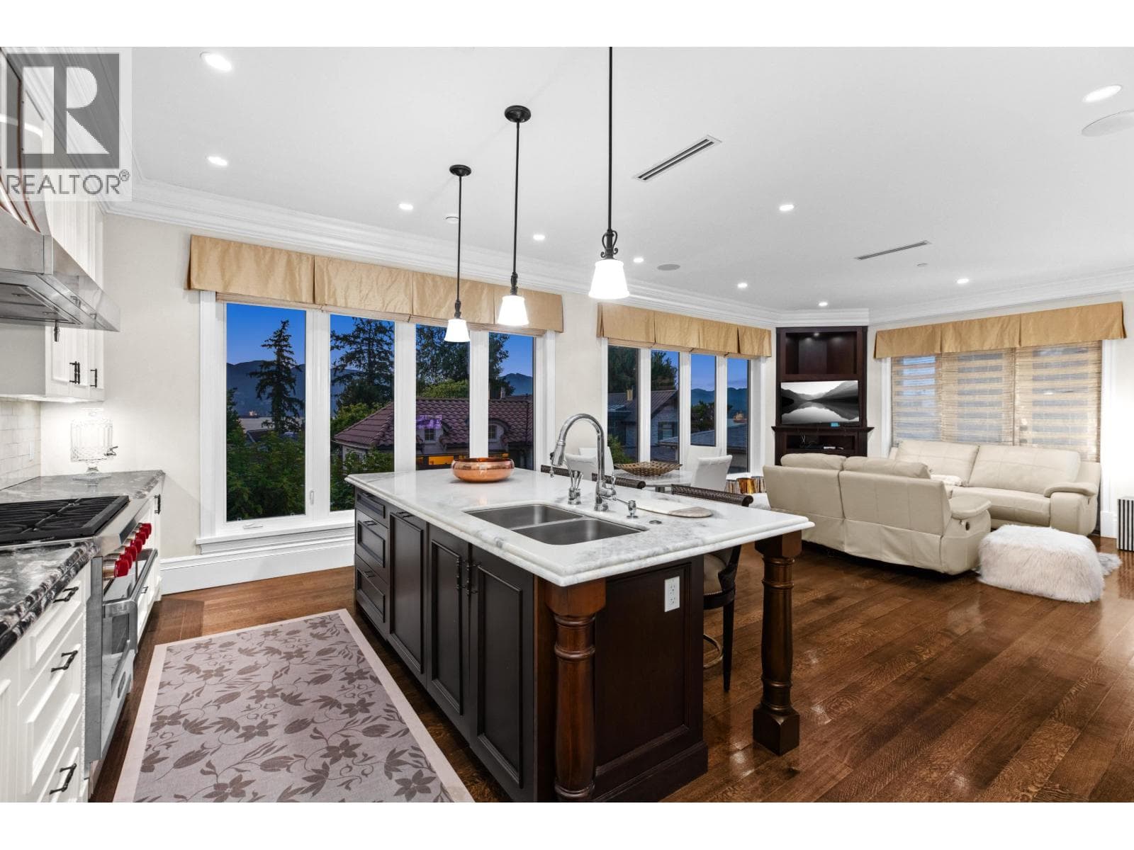 4651 SIMPSON AVENUE photo 4