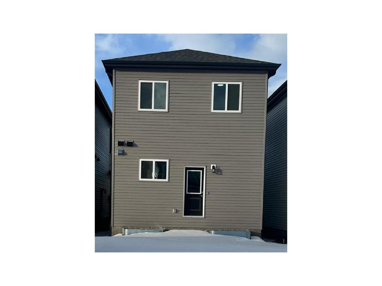 231 25 ST SW SW — photo 2