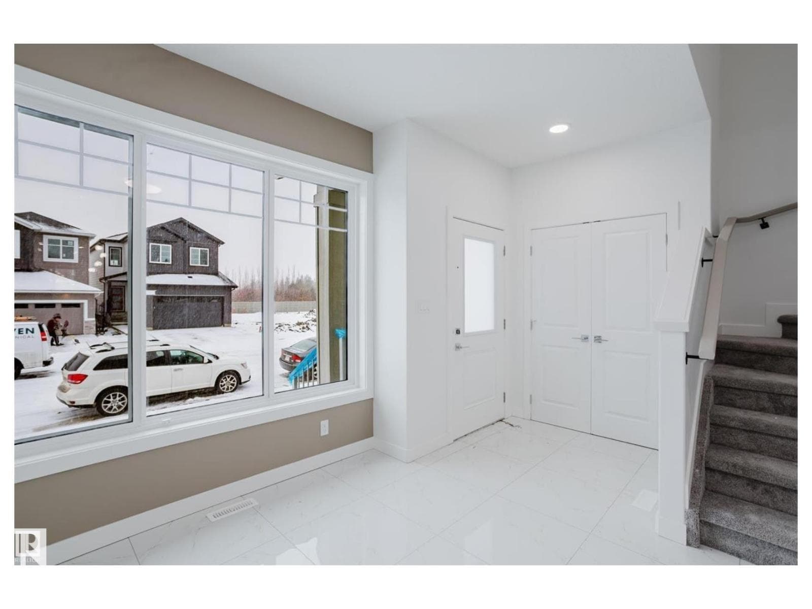 231 25 ST SW SW — photo 4