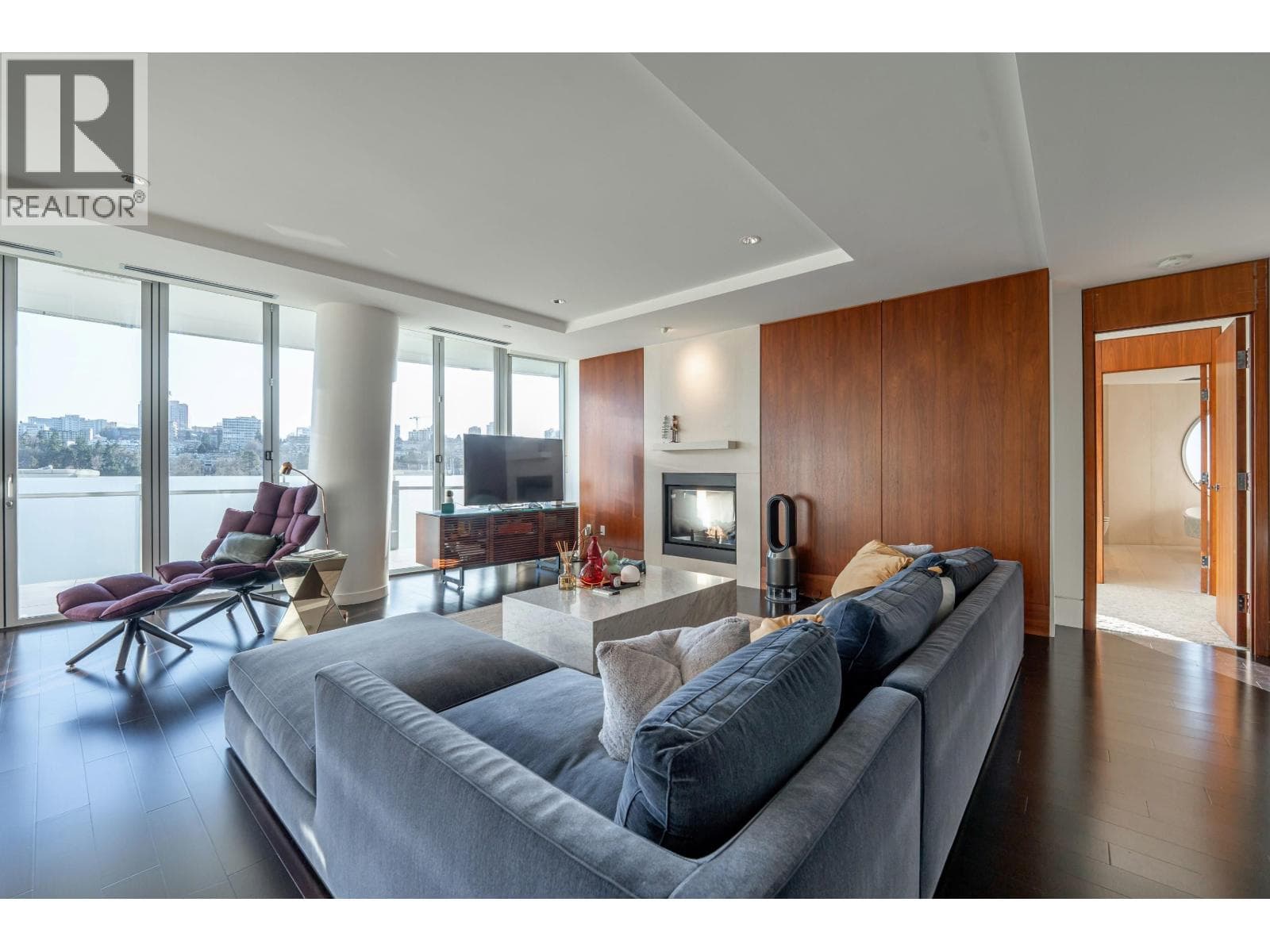 306 1560 HOMER MEWS photo 4