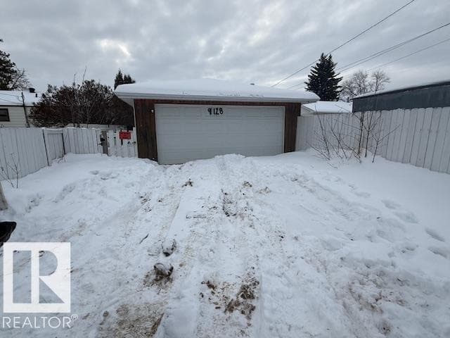 9128 129b Avenue NW photo 2