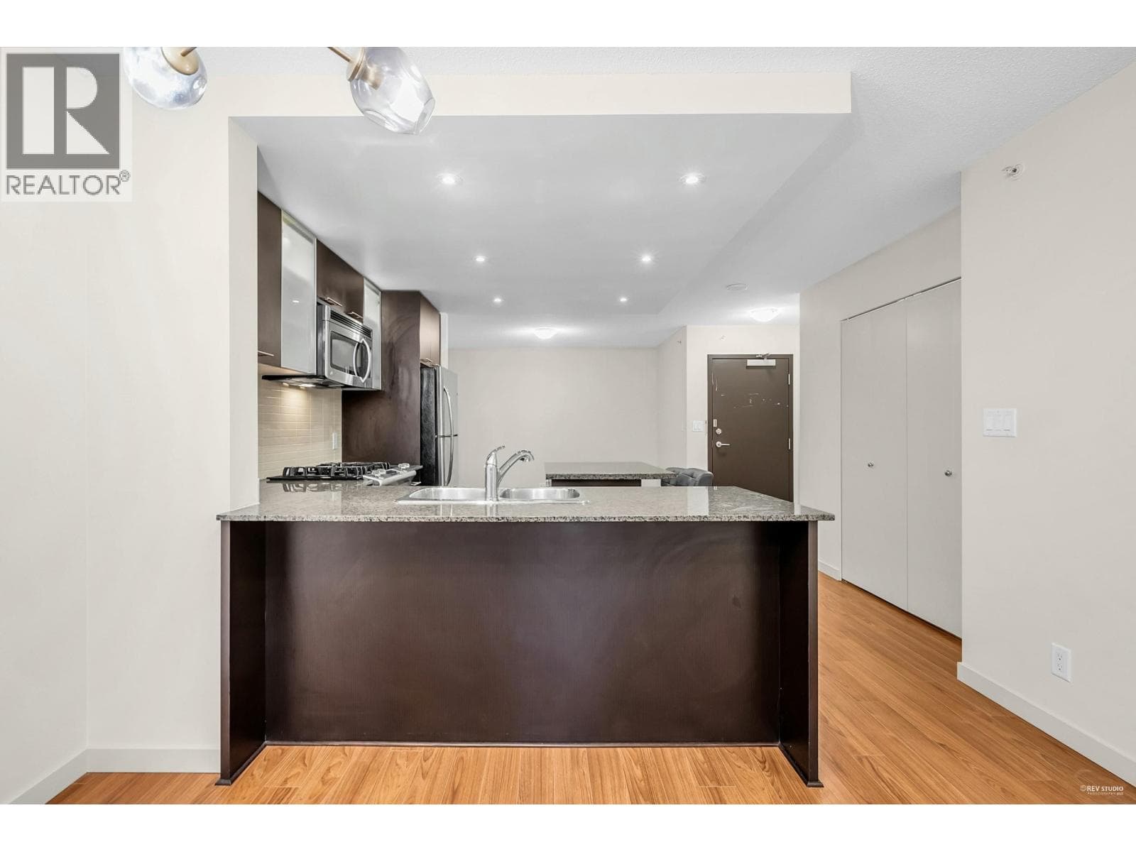 609 3111 CORVETTE WAY photo 4