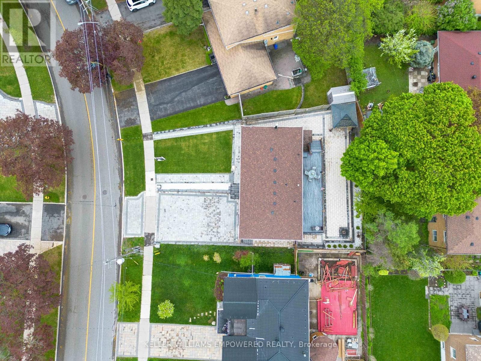 112 KINGSLAKE ROAD photo 5