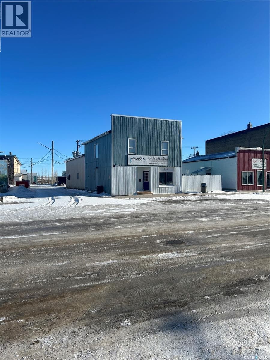 725 Desmond STREET — photo 3