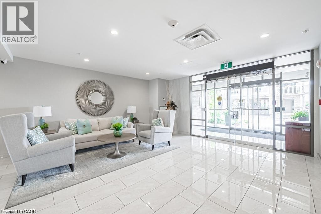 35 SOUTHSHORE Crescent Unit# 221 photo 4