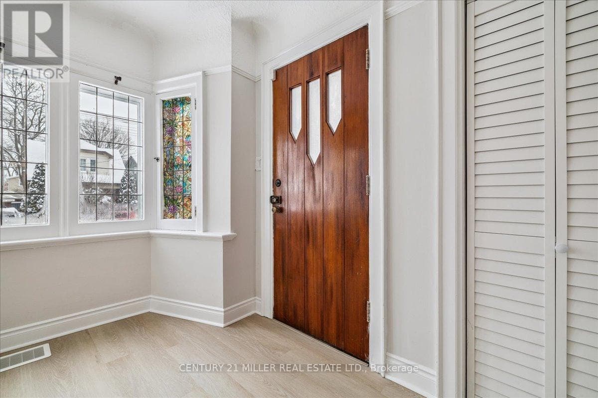 59 LONGWOOD ROAD N photo 2
