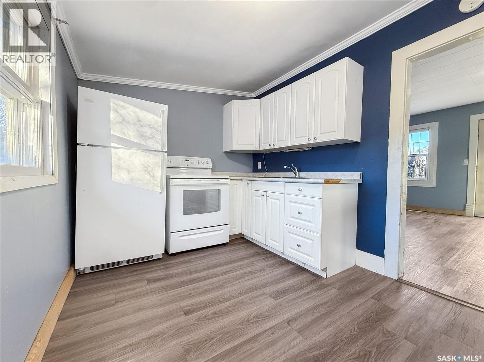 240 8th AVENUE NE photo 4