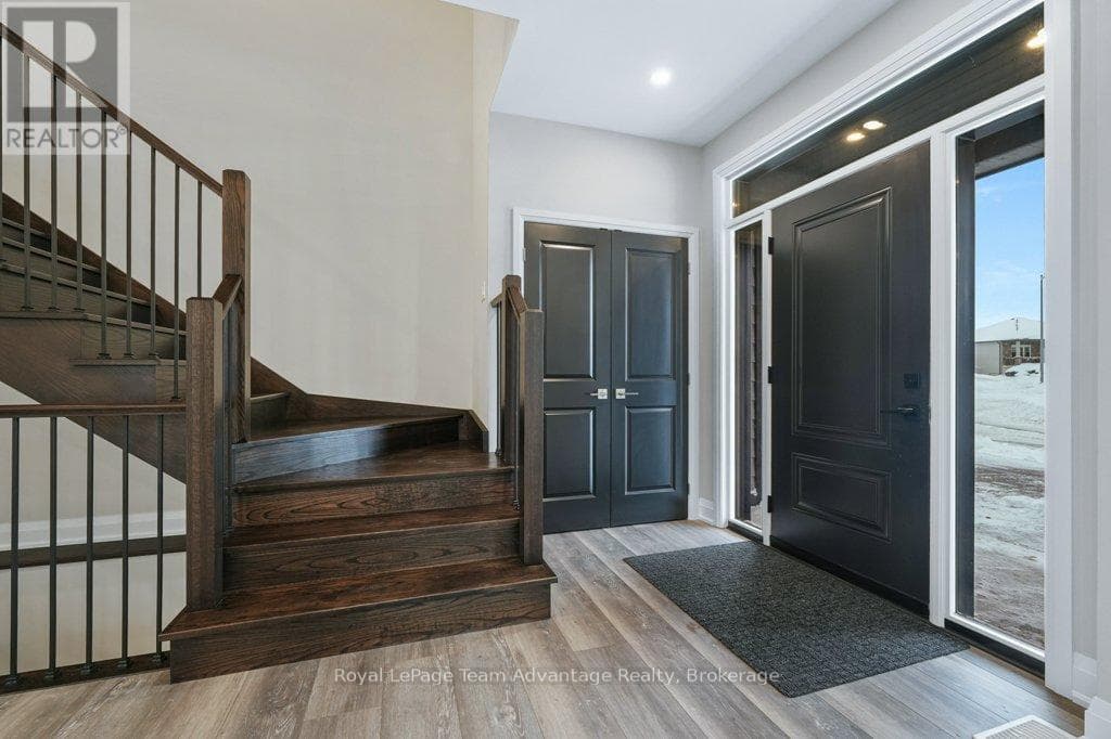 18 AVERY COURT photo 5