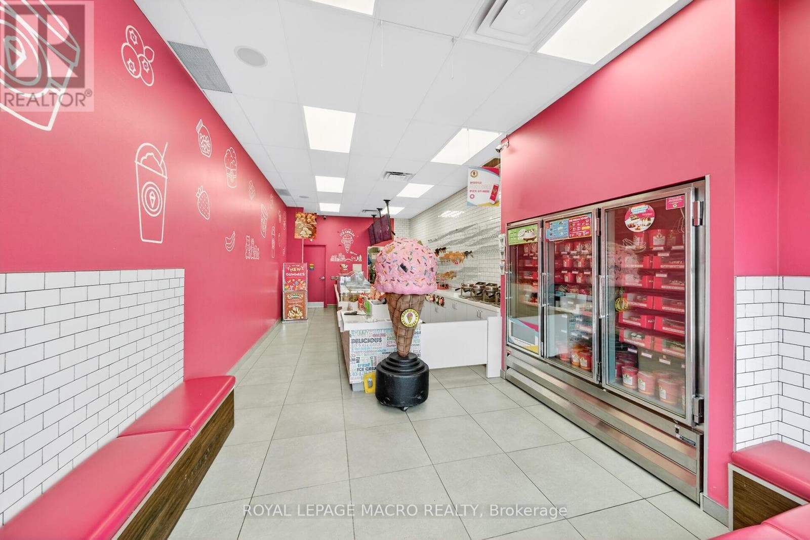 D9 - 380 DUNDAS STREET E photo 5