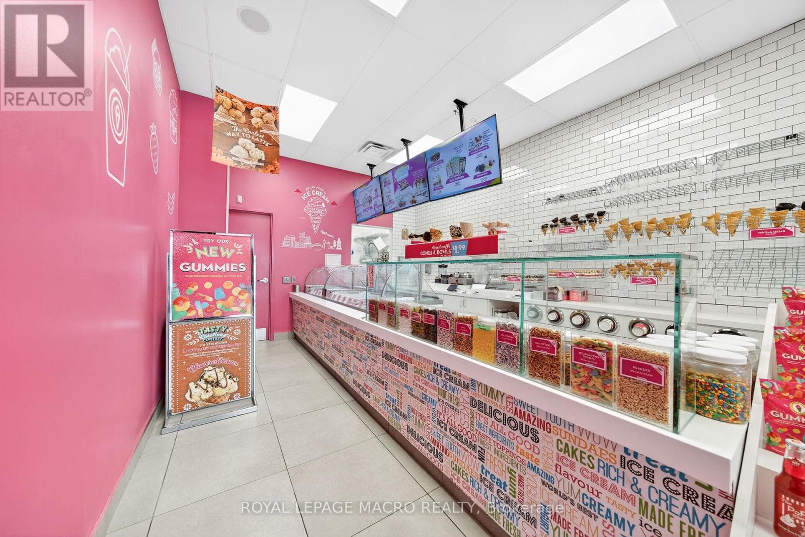 D9 - 380 DUNDAS STREET E photo 4