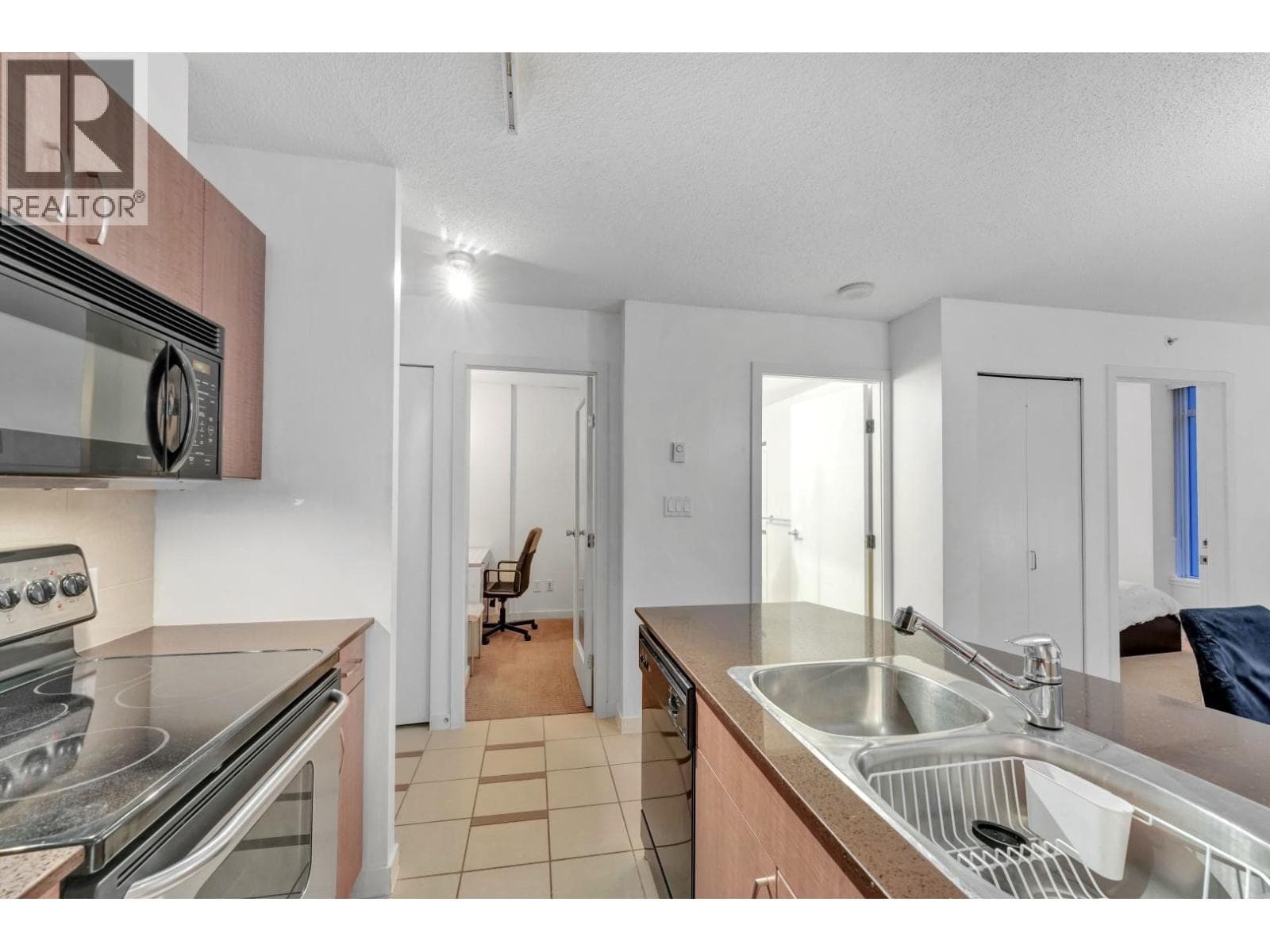 1506 610 GRANVILLE STREET photo 3